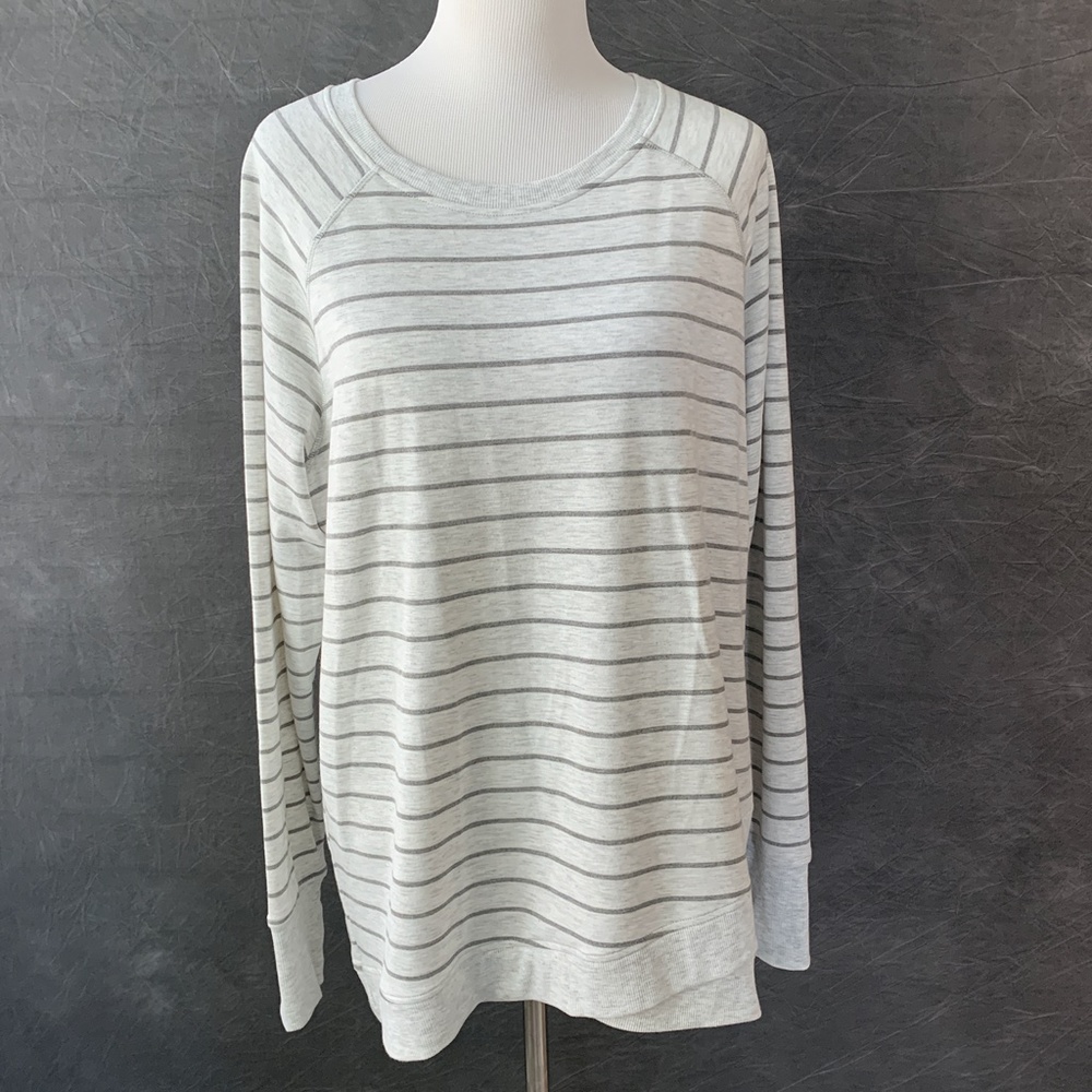 Danskin Split Hem Long Sleeve Shirt